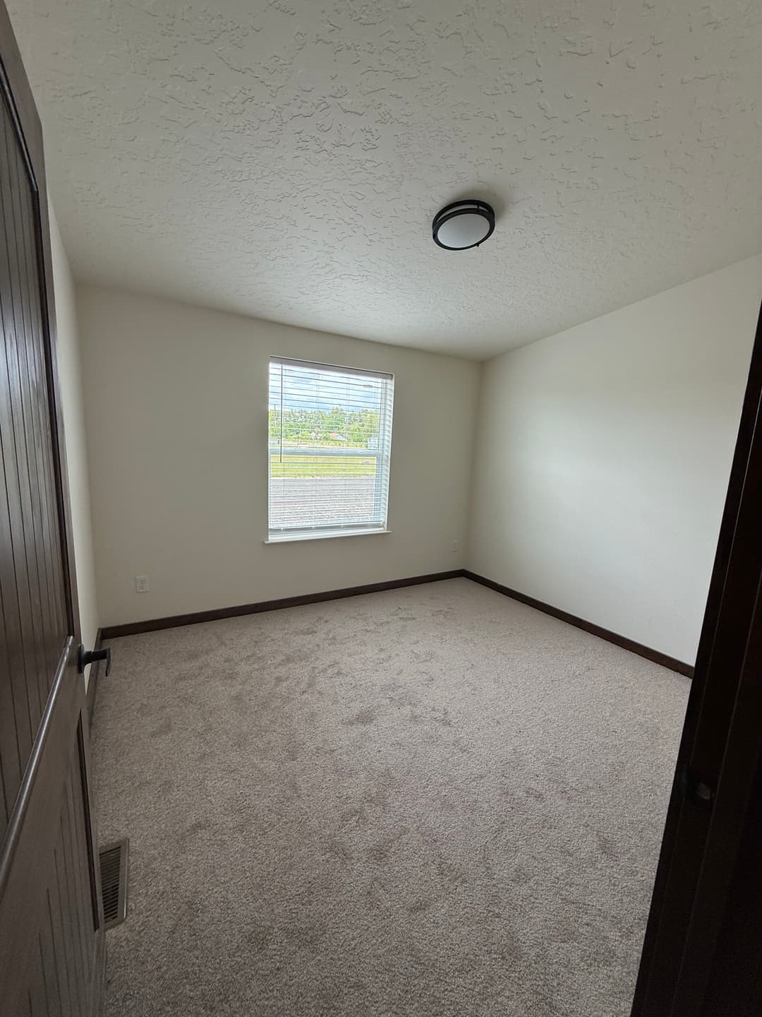 Pinehurst 2514 interior and bedroom home features