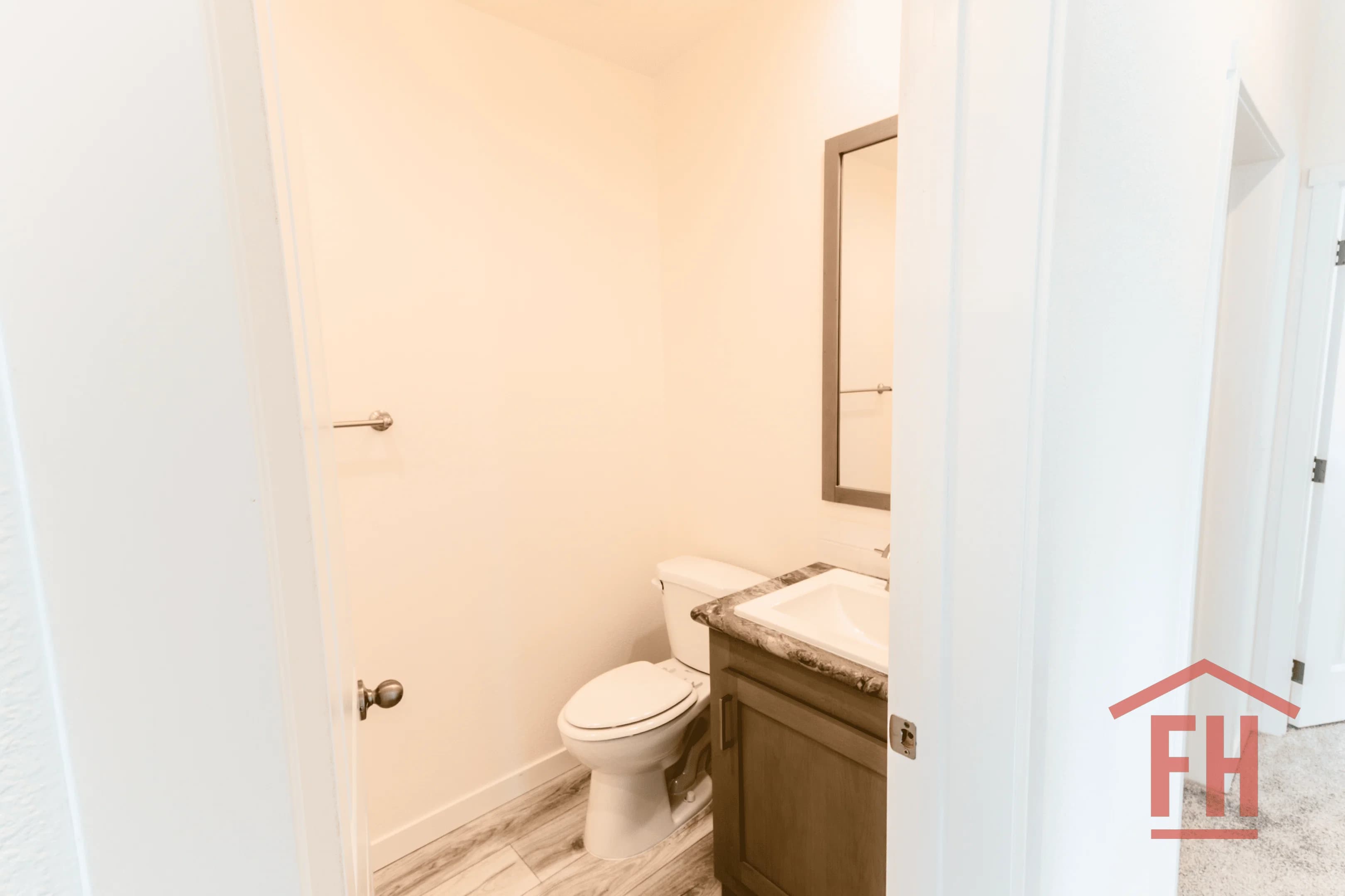 Columbia river multi-section 2017 bathroom home features