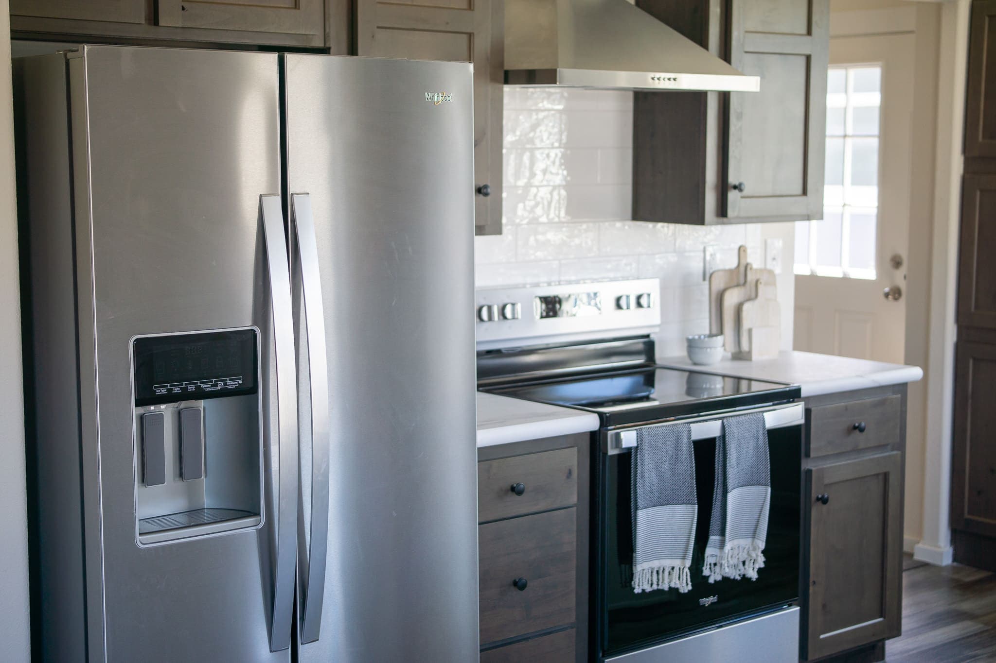 The opal (28483f) interior and kitchen home features