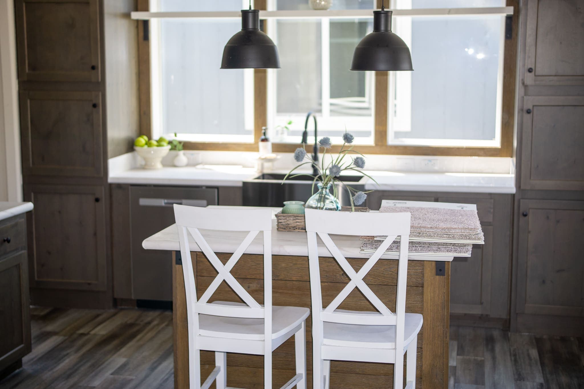 The opal (28483f) interior and kitchen home features