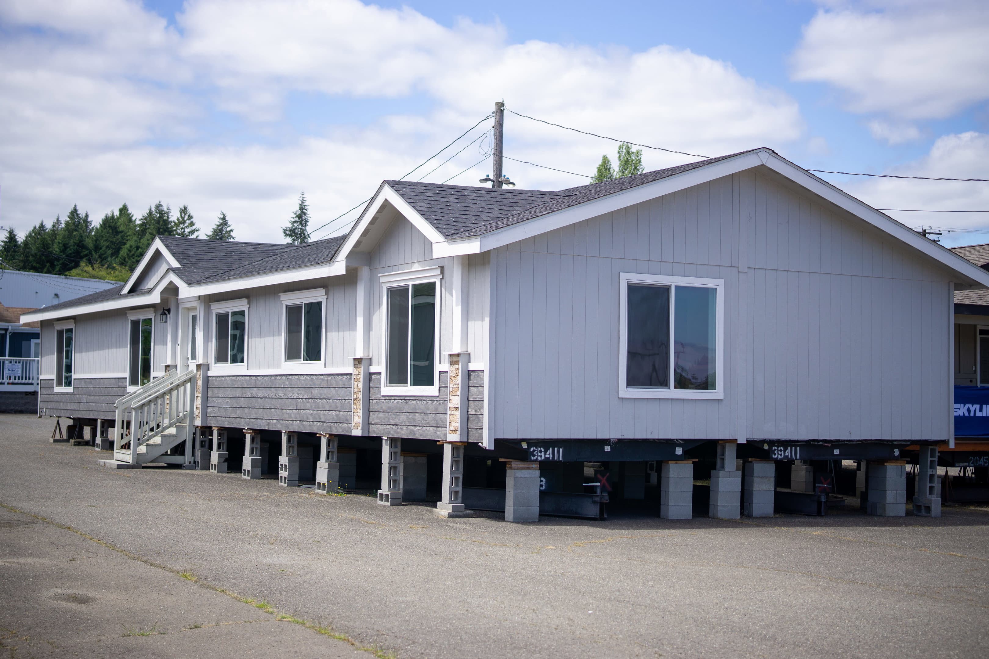 The stanley (28764n) exterior and hero home features