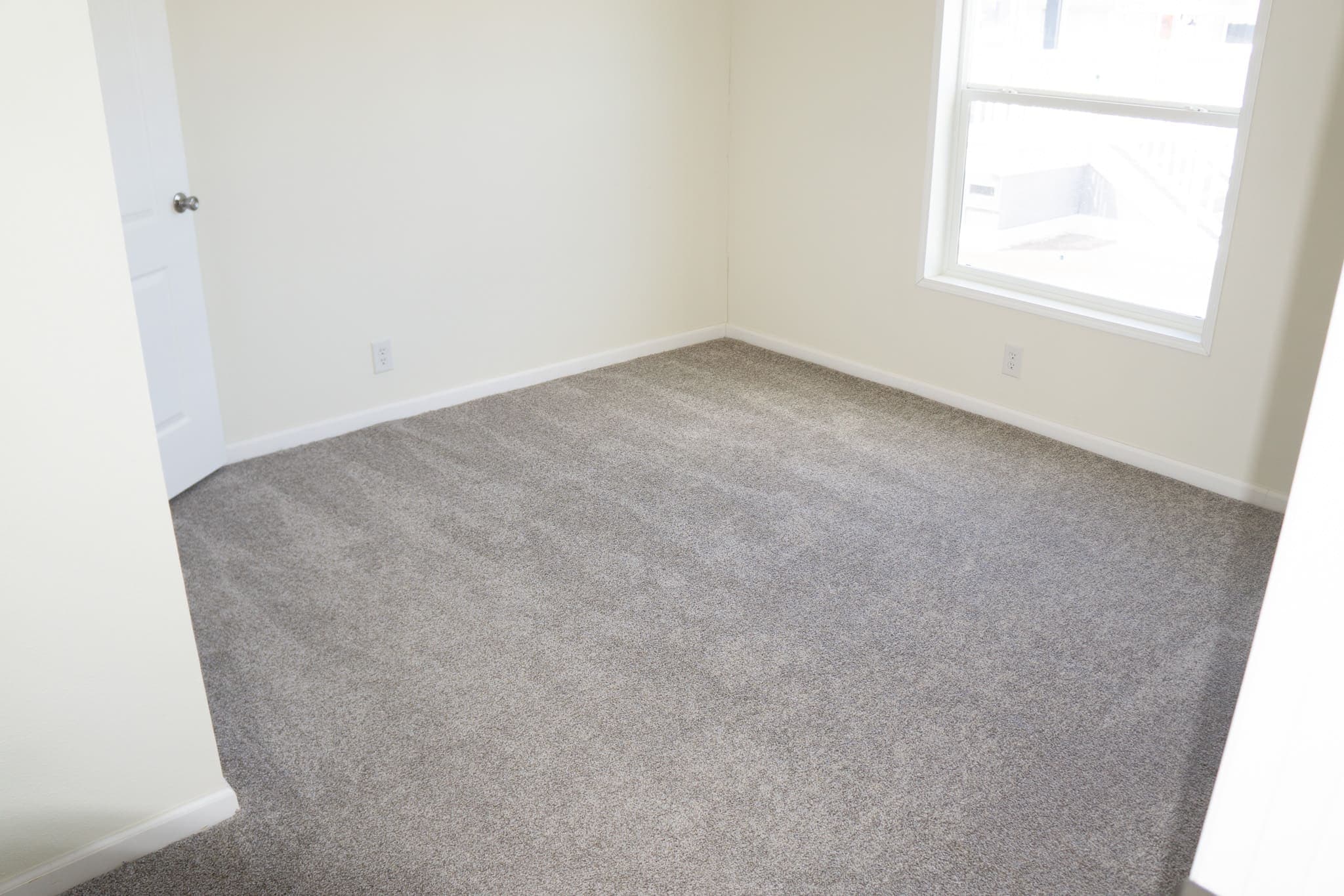 Eagle 28664s interior and bedroom home features