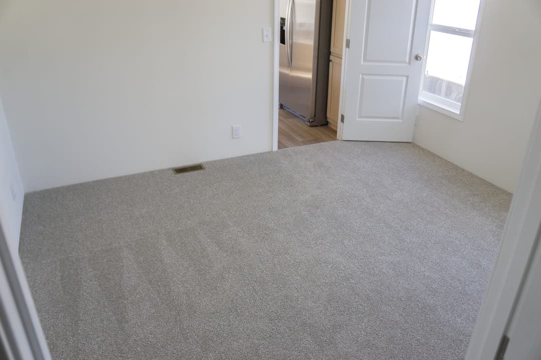 Pure 14663m interior and bedroom home features